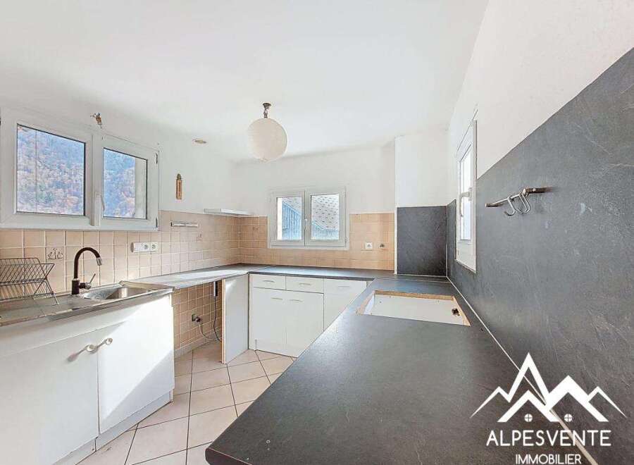 Apartment in Vailly - Image 4