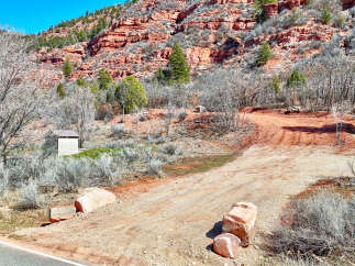 Discover the beauty of this unique property nestled in a stunning natural landscape.