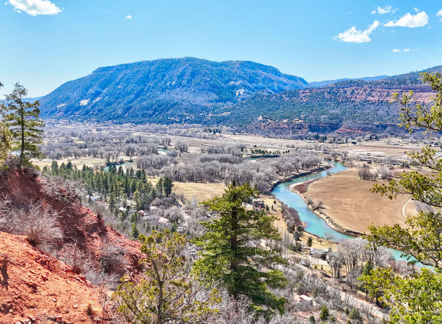 Discover breathtaking views and serene landscapes in this stunning property.
