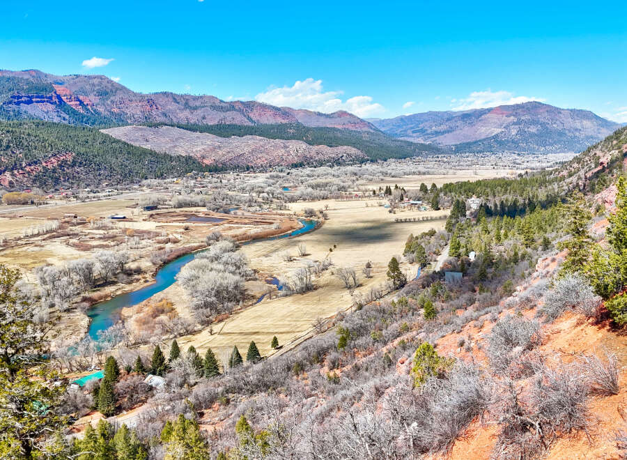 Discover the breathtaking beauty of this stunning property nestled in a picturesque valley.