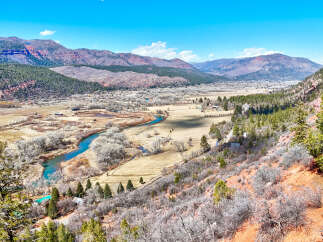 Discover the breathtaking beauty of this stunning property nestled in a picturesque valley.