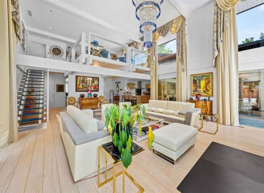 Step into luxury with this stunning property featuring a unique loft design and elegant finishes.