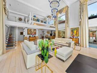 Step into luxury with this stunning property featuring a unique loft design and elegant finishes.