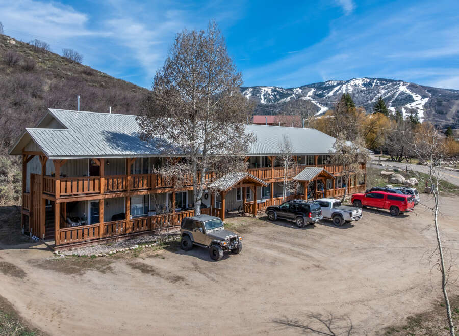 Discover a charming mountain retreat with this stunning property.