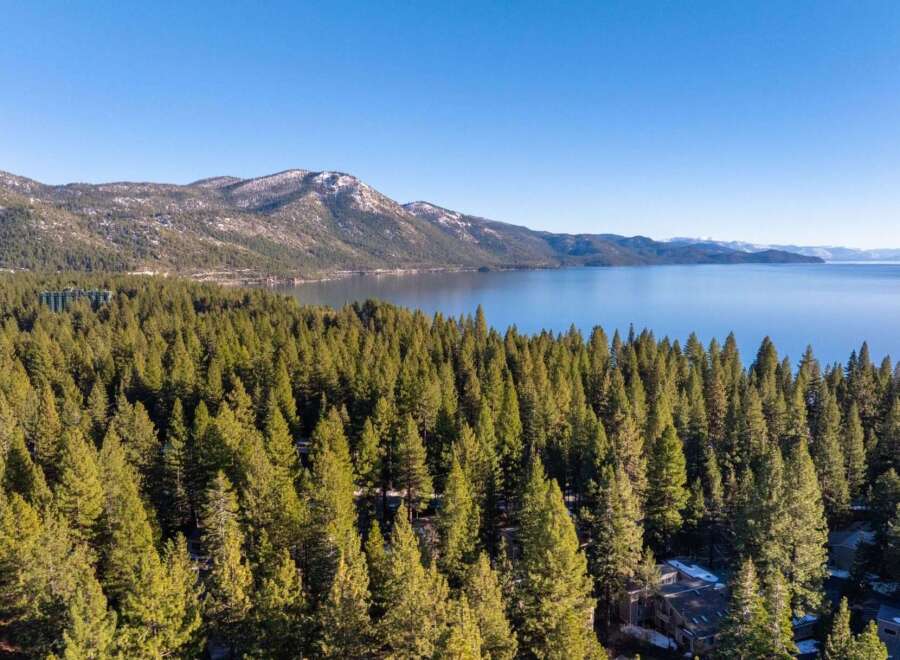 Discover the tranquility of lakeside living with this stunning property.