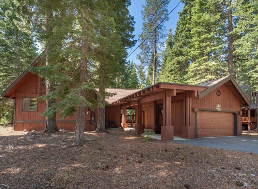 House in Truckee - view 1