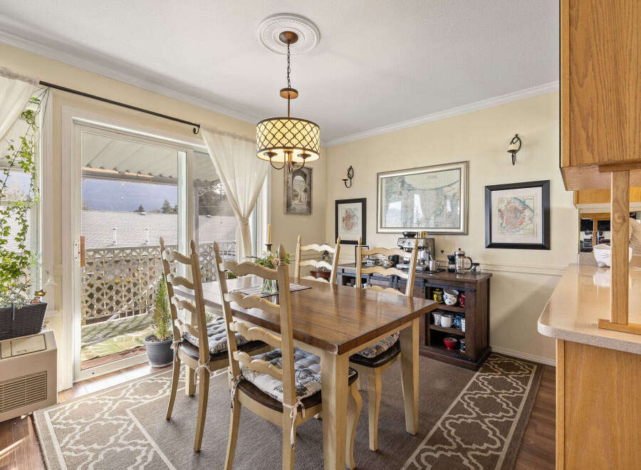 Step into this inviting dining room, perfect for both everyday meals and special gatherings.