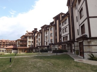 Discover luxurious mountain apartments with stunning views.