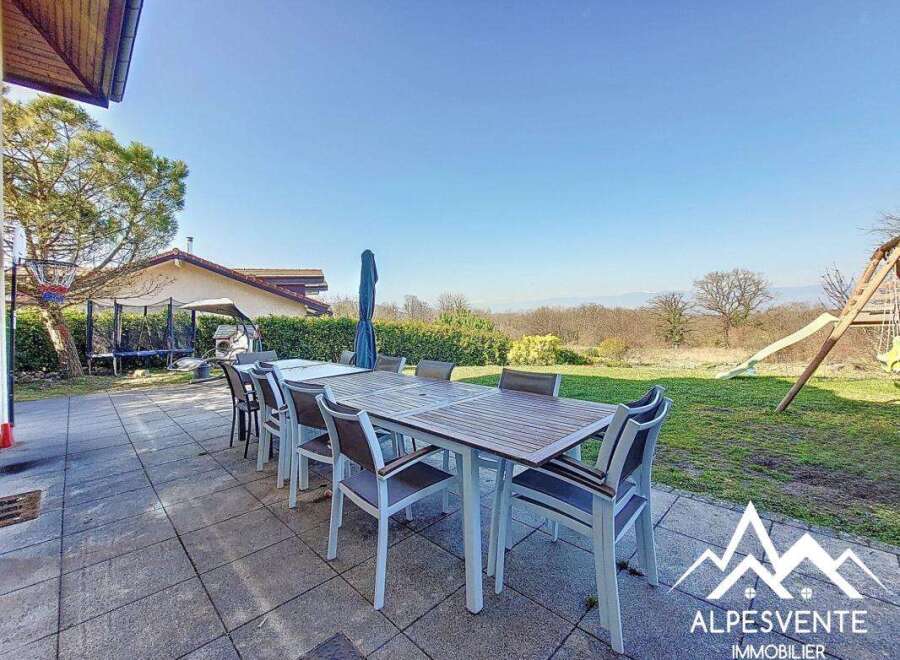 House in Allinges - Image 3