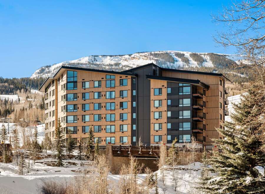 Discover luxury living in this stunning mountain property, featuring modern architecture and breathtaking views.