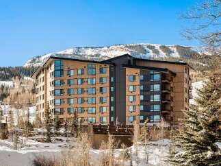 Discover luxury living in this stunning mountain property, featuring modern architecture and breathtaking views.