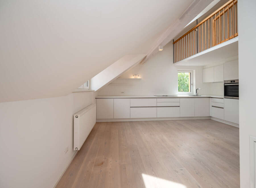 Discover this stunning modern loft with a unique architectural design.