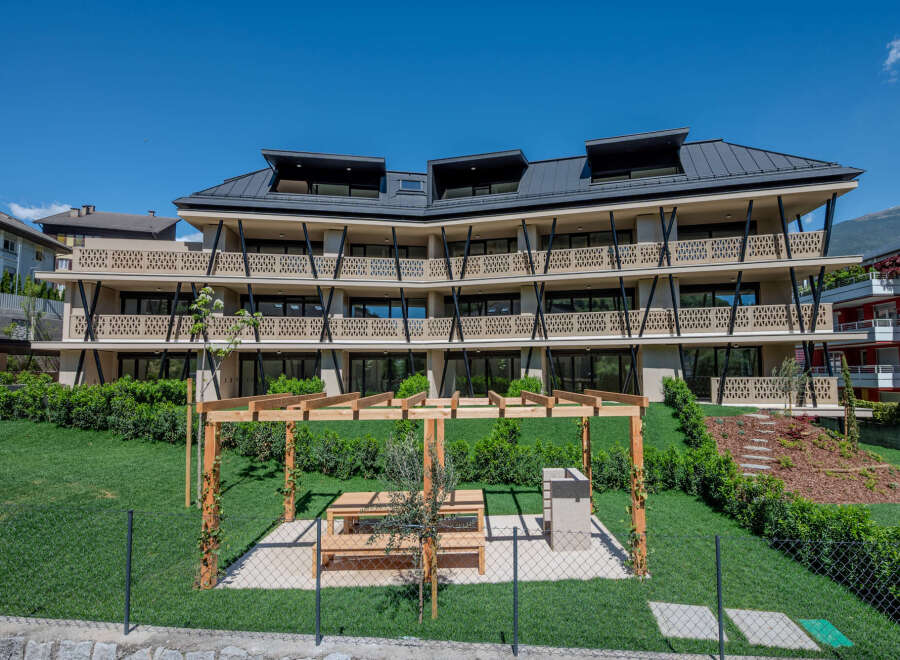 Discover modern living at its finest in this stunning property.