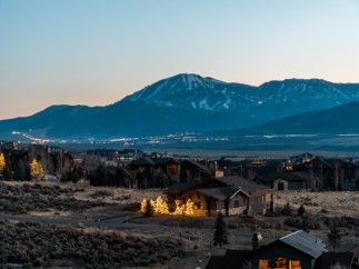 Luxury mountain homes with stunning views.