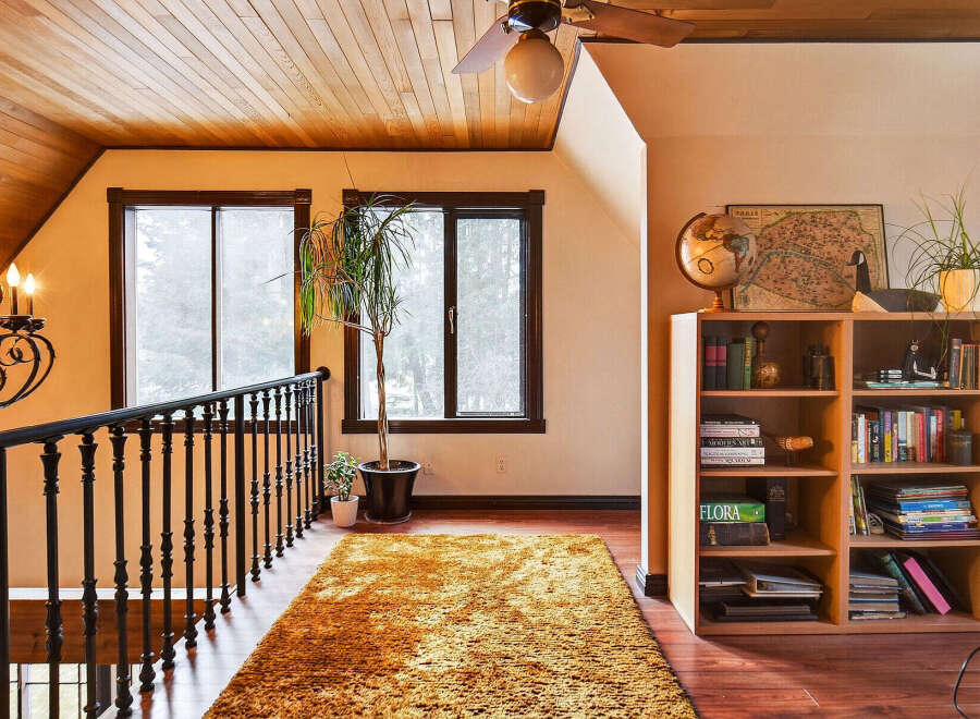 Step into this inviting space, featuring a warm and welcoming ambiance.