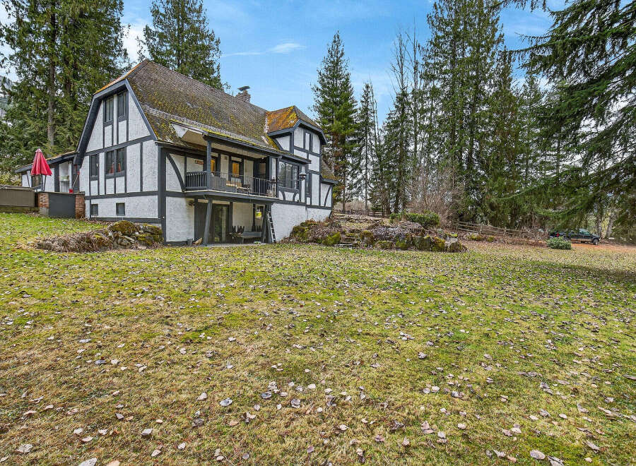 Discover the charm of this stunning property, showcasing a unique architectural design.
