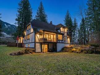 For Sale in Revelstoke with 3 Beds and 3 Bathrooms