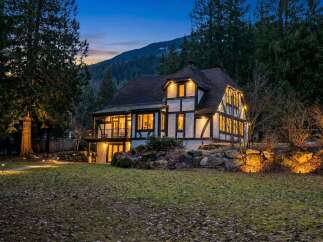 For Sale in Revelstoke with 3 Beds and 3 Bathrooms