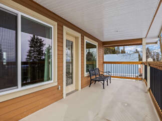 Enjoy the tranquility of this charming outdoor space, perfect for relaxation and entertaining.