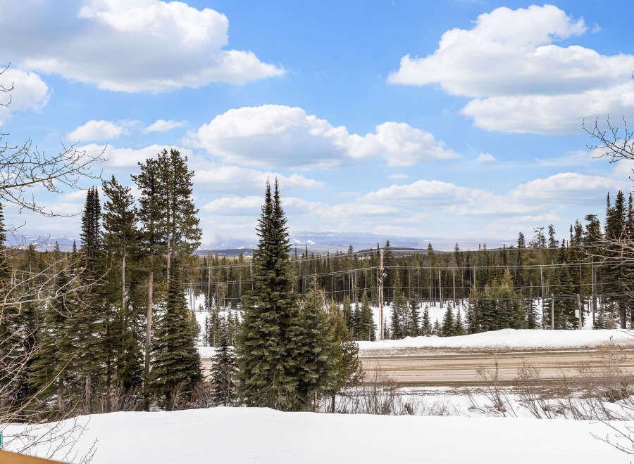 Enjoy breathtaking mountain views from this stunning property.