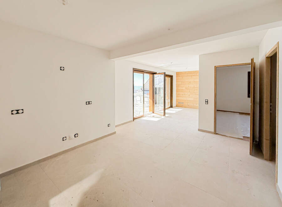 Discover the potential of this bright and airy space, perfect for creating your dream home.