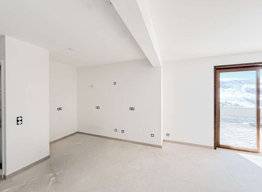 Discover the potential of this blank canvas! This property features a spacious, light-filled interior, perfect for customization.