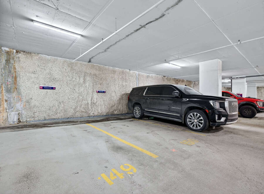Discover the convenience of this parking space, perfect for your vehicle.