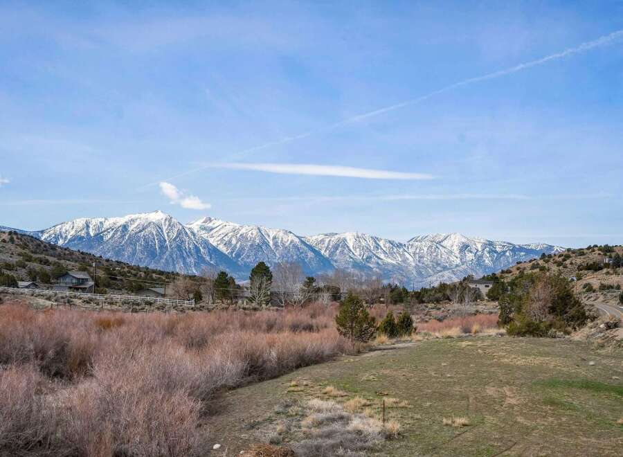 Discover the beauty of this stunning property with breathtaking mountain views.
