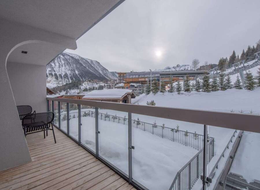 Enjoy breathtaking mountain views from this stunning property.