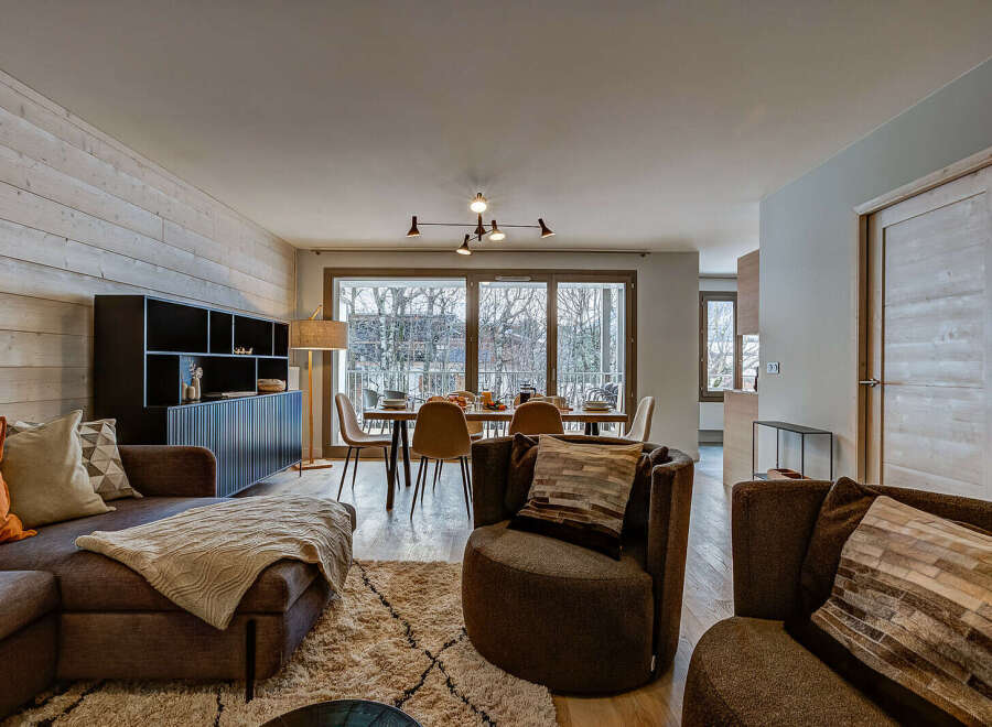 Experience modern living in this stunning property, featuring a spacious open-plan layout perfect for entertaining.