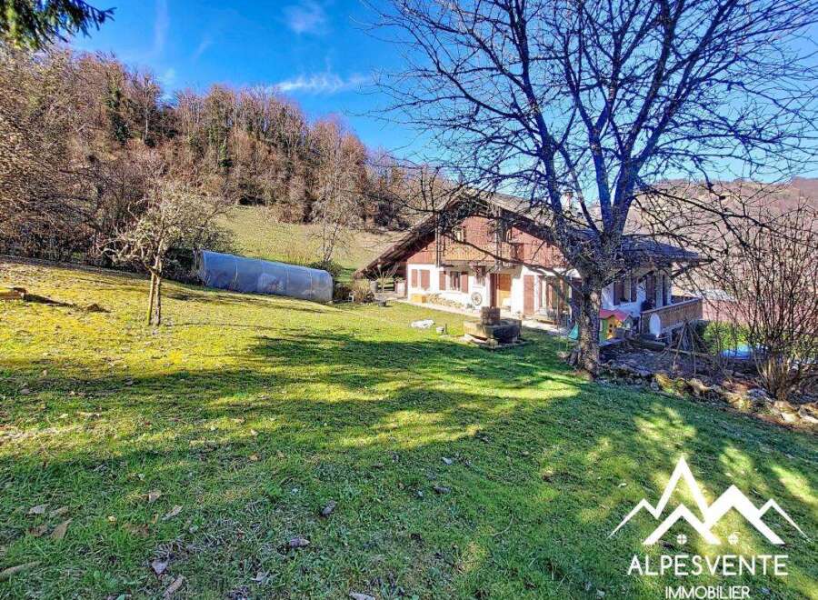 House in La Vernaz - view 1