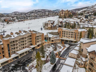 Discover luxury living at this stunning ski resort property, offering unparalleled access to world-class slopes.
