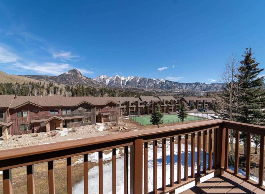 Enjoy breathtaking mountain views from this stunning property.