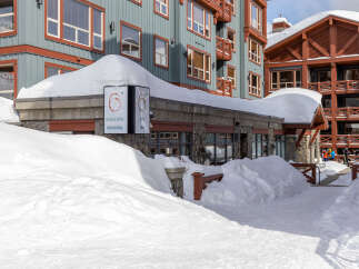 This stunning property boasts a prime location with easy access to ski slopes and winter activities.