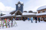 Experience the ultimate winter getaway at Big White Ski Resort! This stunning property boasts a prime location with easy access to the slopes and breathtaking mountain views.