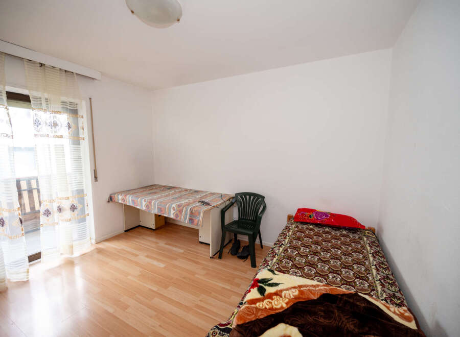 Discover a cozy and inviting bedroom space, perfect for relaxation.