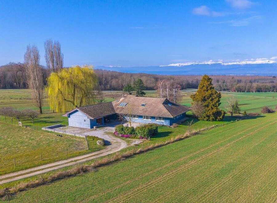 Discover this stunning property nestled in a serene countryside setting.
