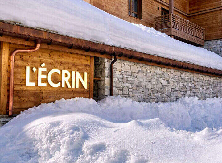 Discover the charm of this stunning property, nestled in a snowy landscape.