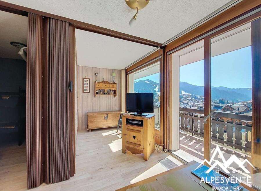 Discover a charming property with stunning mountain views.