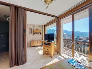 Discover a charming property with stunning mountain views.