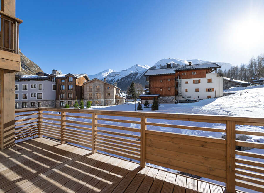 Enjoy breathtaking mountain views from this stunning property.