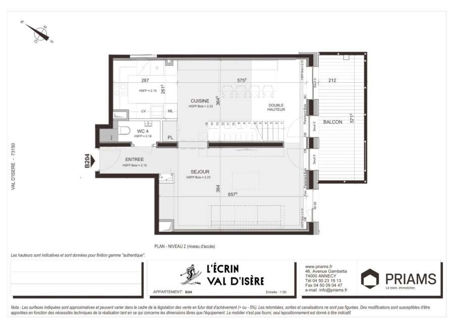 Discover the charm of this exquisite apartment in Val d'Isère, featuring a well-designed layout with a spacious kitchen and a cozy living area.