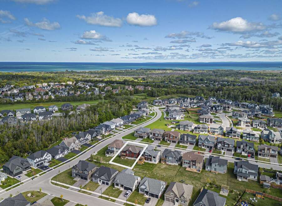 Discover luxury living in this stunning property, boasting modern architecture and premium finishes.