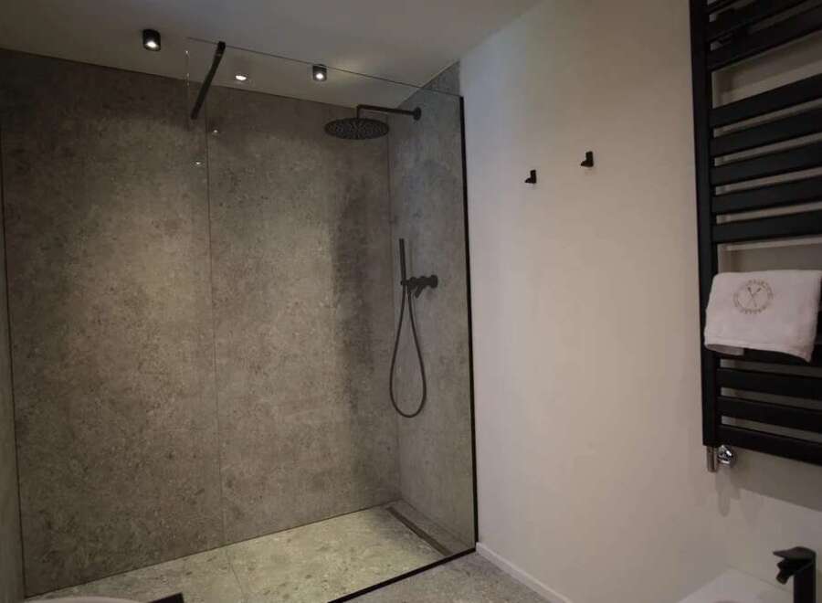 Step into luxury with this modern bathroom design.