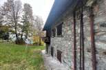 Discover the charm of this stone-built house nestled in a serene natural setting.