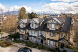 Discover the charm of this stunning townhouse, featuring a modern design and ample living space.