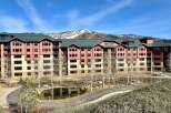 Discover luxury living in this stunning property, boasting a prime location with breathtaking mountain views.