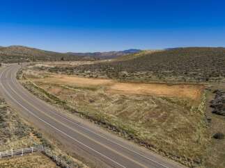 Discover the potential of this expansive land, perfect for building your dream home or investment property.