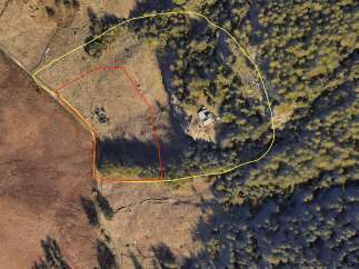 Discover a unique opportunity with this stunning property, featuring expansive land perfect for development or recreation.