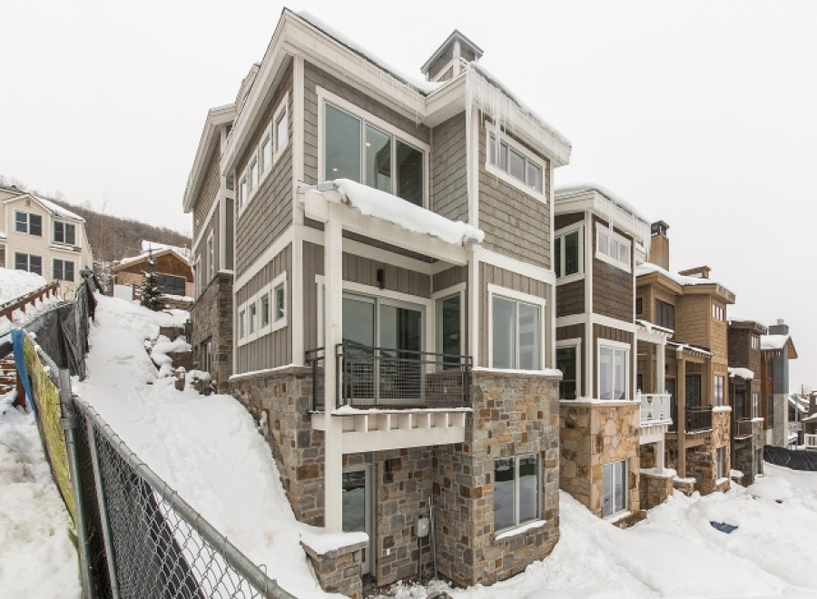 Luxury ski-in/ski-out townhomes offer breathtaking mountain views and upscale finishes.